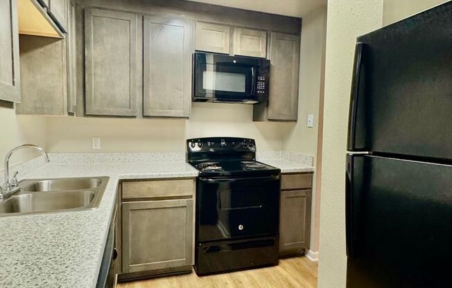 2 beds, 1 bath, 950 sqft, $1,000, Unit 304
