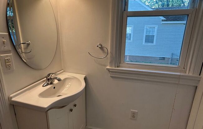 3 beds, 1 bath, $1,650