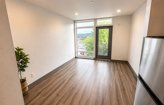 Studio, 1 bath, 317 sqft, $1,395, Unit 309