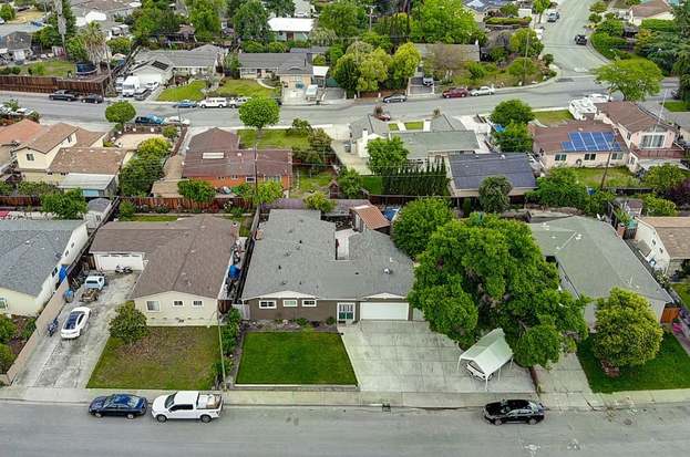 384 MCCOVEY LN