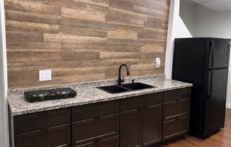 172 SHALLOW RDG LN NE