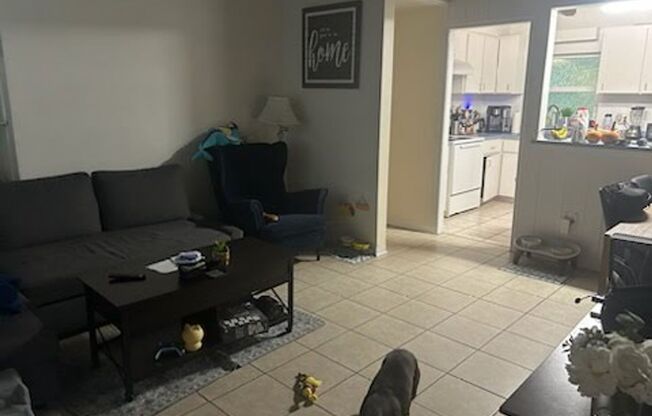 2 beds, 1 bath, $1,600