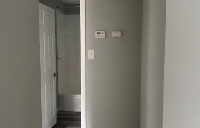 3 beds, 1 bath, $1,400