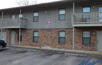 902 PALMER DR