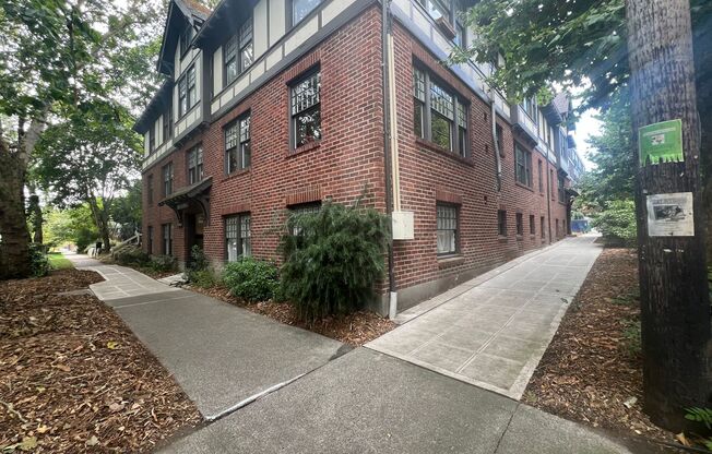 1 Month Free Rent!! - Newly Remodeled Condo on Capitol Hill