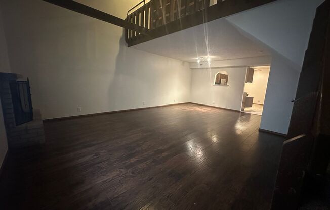 Beautiful 2 Bedroom 1 1/2 Bathroom Condo in Hefner Village