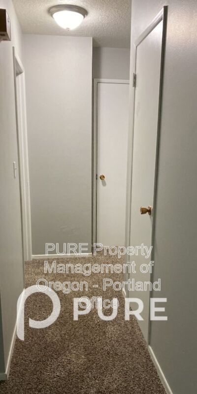 1049 SE Walnut St. #1-22