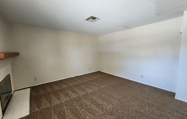 Lovely 2 Bed 2 Bath Downstairs Condo in Green Valley.