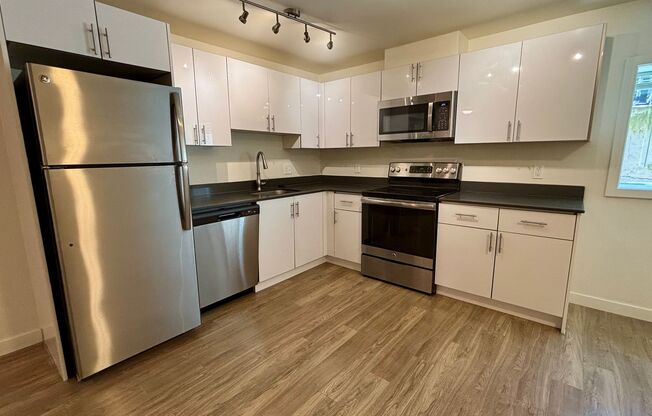 1 bed, 1 bath, 612 sqft, $1,795, Unit 03