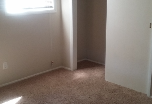 3 beds, 1 bath, $1,175