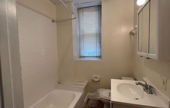 1 bed, 1 bath, 600 sqft, $1,295, Unit 403