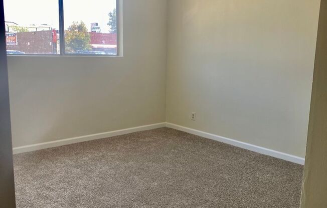 1 bed, 1 bath, 550 sqft, $1,725, Unit 15