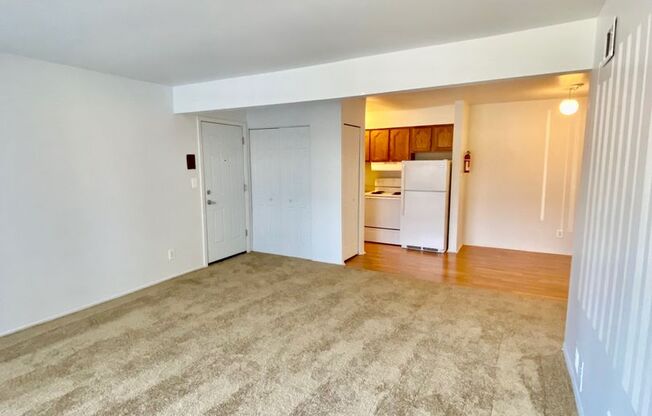 2 beds, 1 bath, 1,000 sqft, $1,295, Unit #14