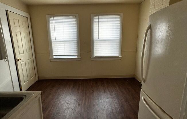 3 beds, 1 bath, $1,300