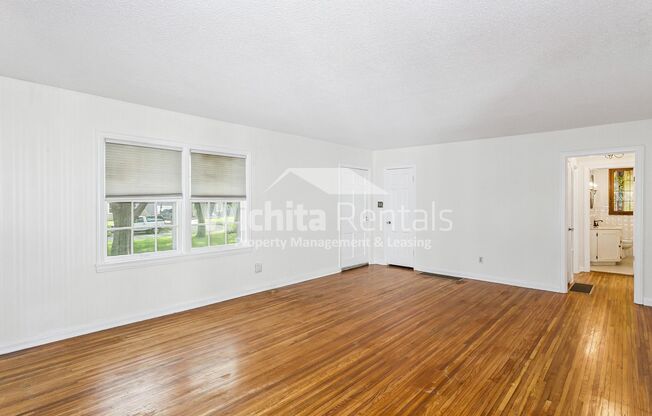 Large 3 bed 2 bath North Riverside Home