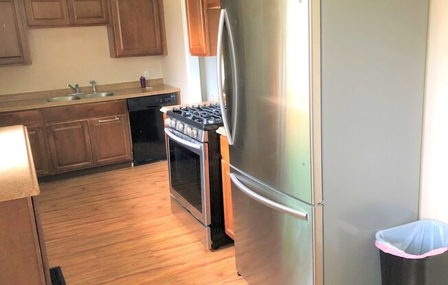 3 beds, 1 bath, $1,150