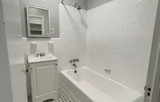 Studio, 1 bath, 215 sqft, $1,285, Unit 707