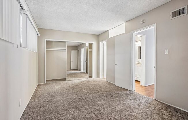 1 bed, 1 bath, 750 sqft, $2,560, Unit 12