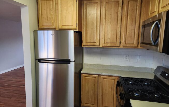 2 beds, 1 bath, 897 sqft, $2,205, Unit G-10