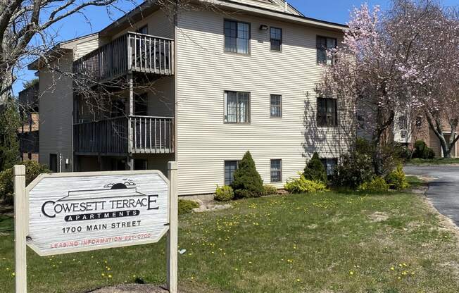 Welcome to Cowesett Terrace Apartments