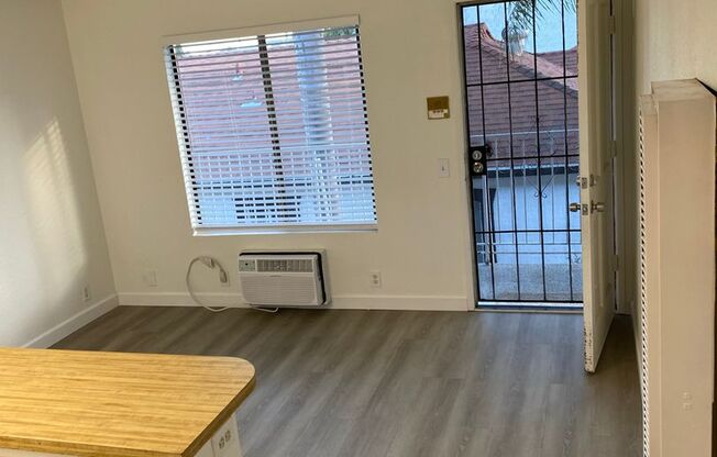 1 bed, 1 bath, 650 sqft, $1,850, Unit #11