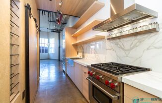 SoMa: Luxurious Remodeled Conversion Live/Work Loft w/ Private Patio, W/D in unit & Garage Parking