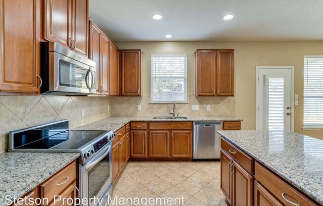 1109 Sussex PL