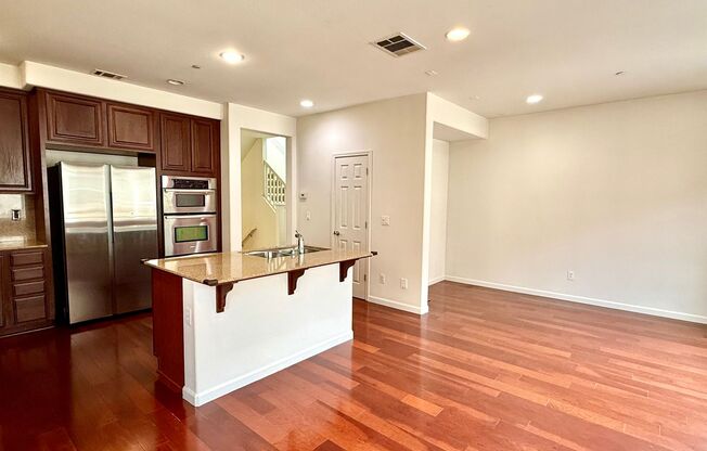 $4,400 / Beautiful 3BR + Bonus Room / 2.5BA Single-Family Home in Warm Springs, Fremont