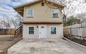 MONTICELLO PARK STUDIO APARTMENT