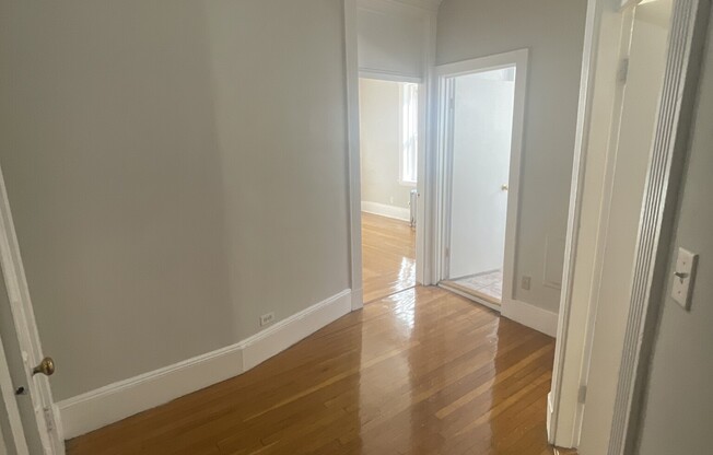 2 beds, 1 bath, $3,850, Unit 14