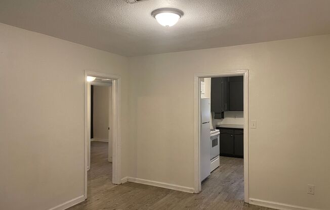 2 beds, 1 bath, $1,300