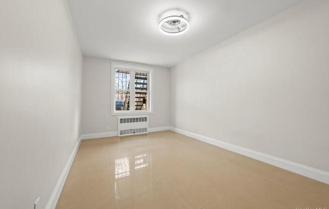 877 E 55 ST