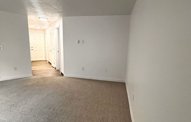 1 bed, 1 bath, 660 sqft, $1,075, Unit H - 037