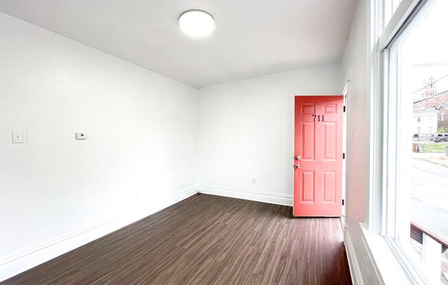 3 beds, 1 bath, $1,350, Unit 711 Industry St.