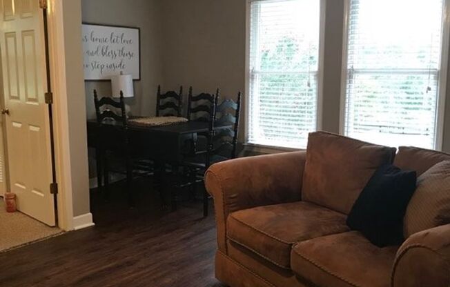 1 bed, 1 bath, $1,155, Unit Garage apartment