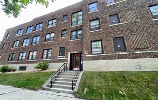 1805 E Park Pl.
