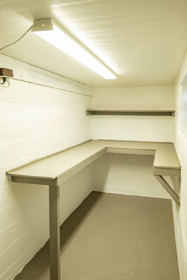 SCORE 50% OFF 1ST MONTH'S RENT IF SIGNED BY DEC 19! Gorgeous 3 bedroom home in Carnegie available now!