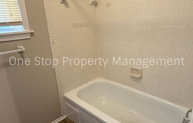 3 beds, 2 baths, $1,350