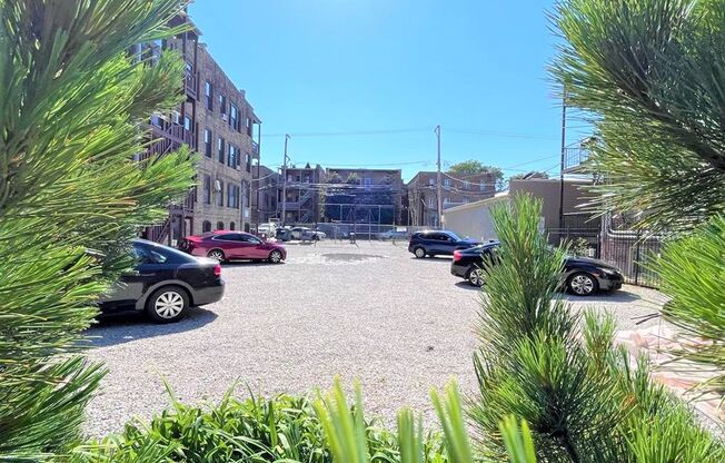 2 beds, 1 bath, $1,925, Unit 4846-3