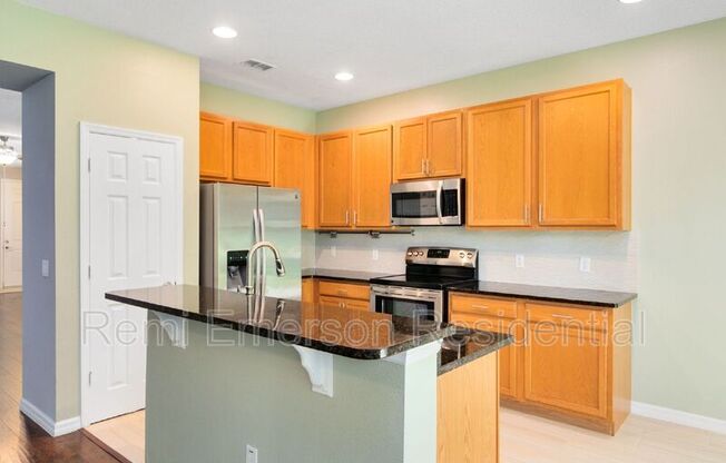 12832 OULTON CIR