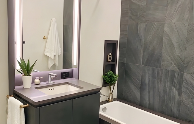 Studio, 1 bath, 570 sqft, $7,000, Unit S8E
