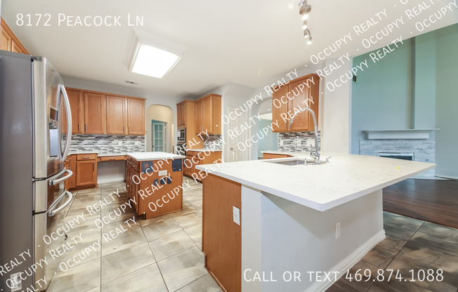 8172 PEACOCK LN