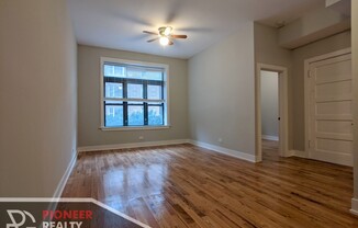 639 W Oakdale Ave