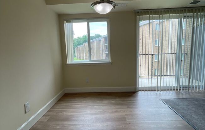 2 beds, 2 baths, 1,000 sqft, $1,975, Unit 14204 #301