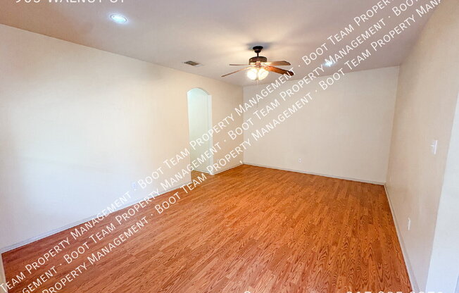 905 WALNUT ST