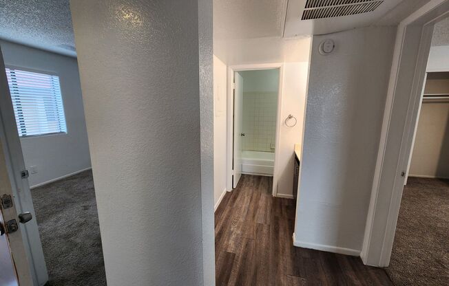 2 beds, 1 bath, 800 sqft, $1,095, Unit 239