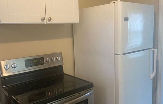 2 beds, 1 bath, $1,091