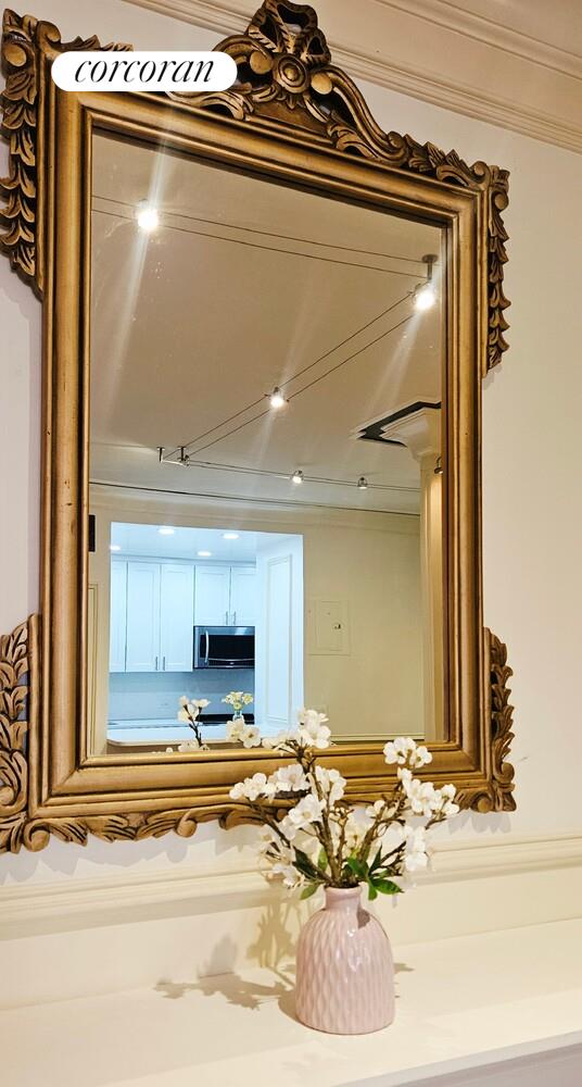205 W 57 ST