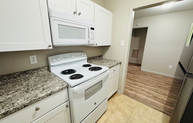 1 bed, 1 bath, 636 sqft, $775, Unit T