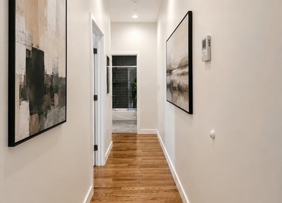 2 beds, 1 bath, $2,250, Unit 301
